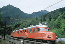 Roter Pfeil in voller Fahrt