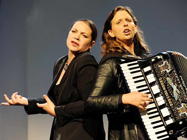 Nicole Knuth und Olga Tucek